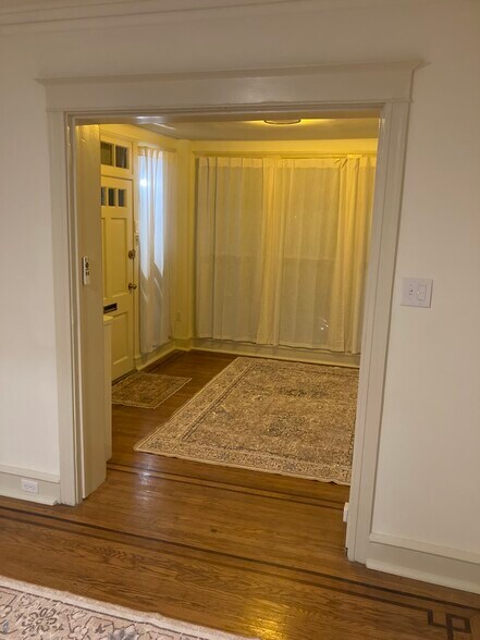 Building Photo - 4949 Sansom St