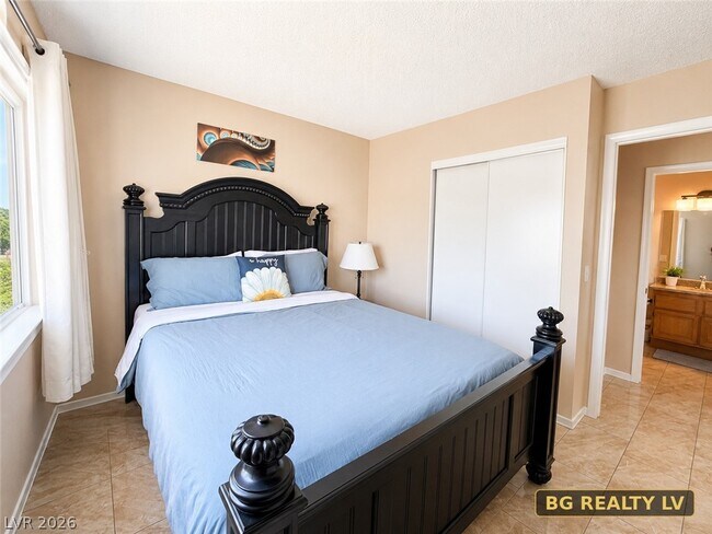 Building Photo - 6600 Light Breeze Dr