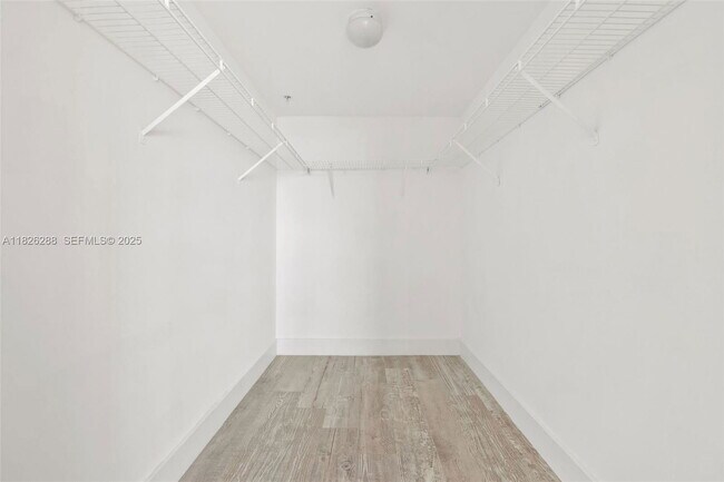 Building Photo - 650 West Ave