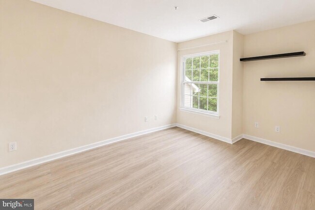 Building Photo - 18501 Fairlight Dr