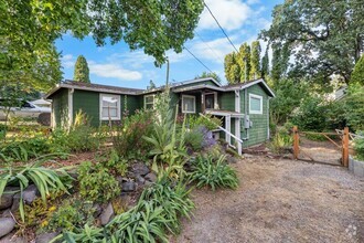 Building Photo - 220 SE 157th Ave