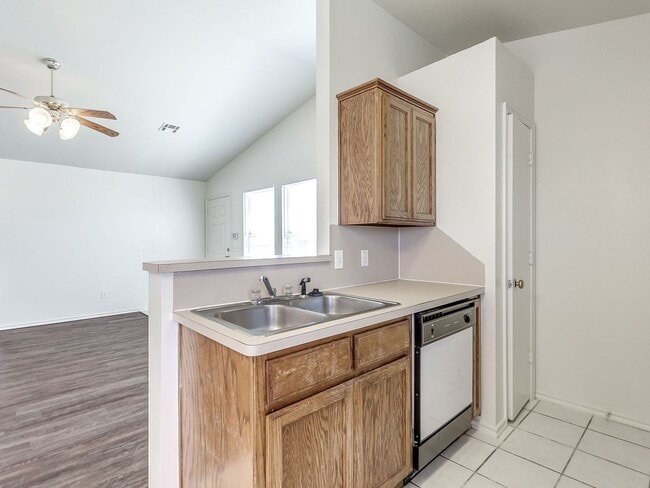 Building Photo - Charming Home for Rent in Norman