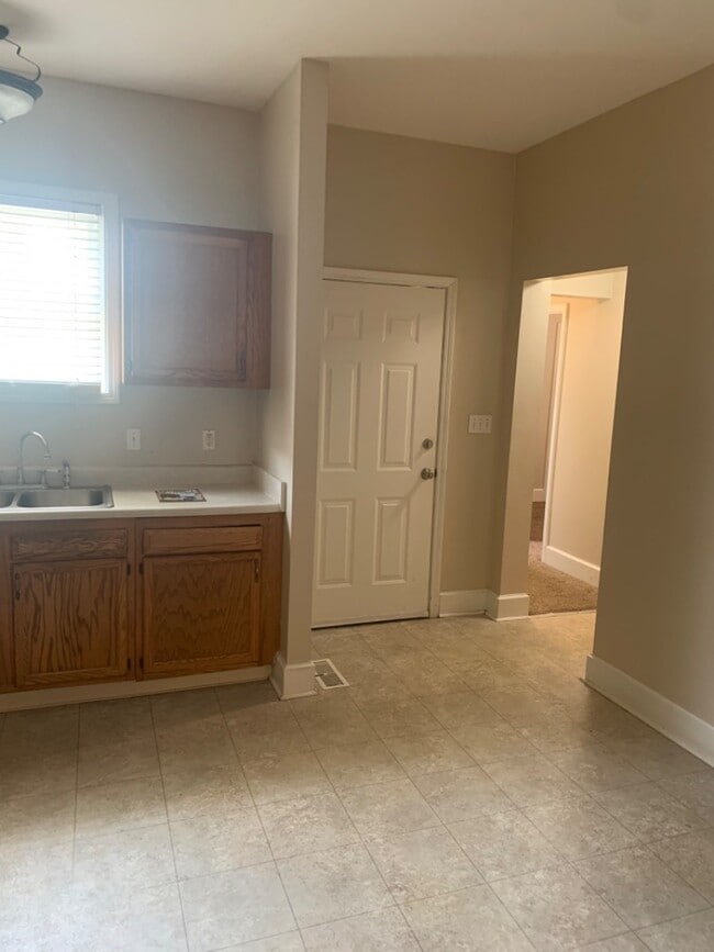 Building Photo - 606 California St