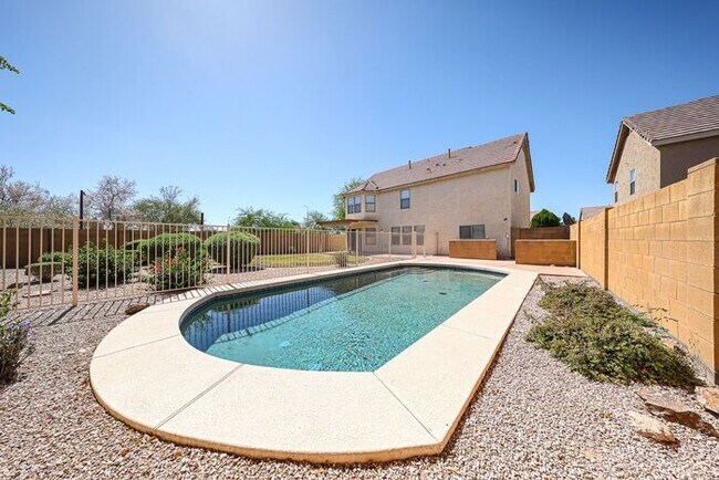 Building Photo - Introducing a stunning 4-bedroom, 2.5-bath...