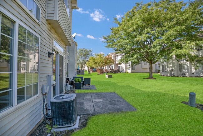 Building Photo - 951 Viewpoint Dr
