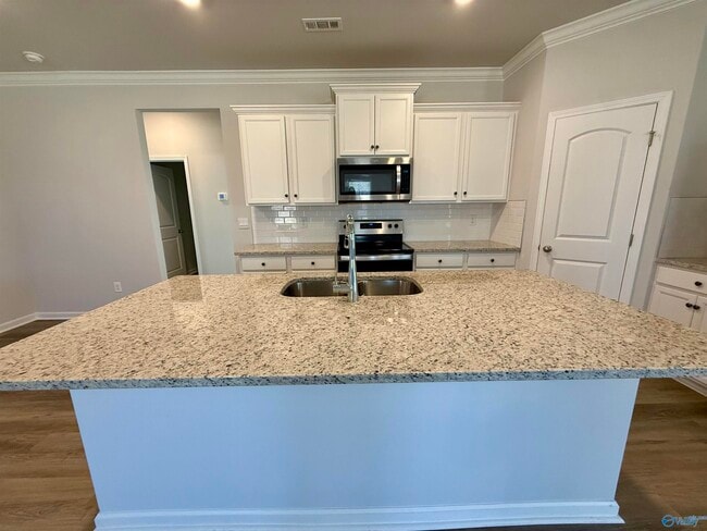 Building Photo - 160 High Leaf Dr