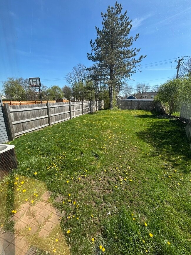 Building Photo - 1278 Robin Dr