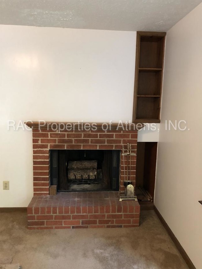 Building Photo - 144 Highland Park Dr