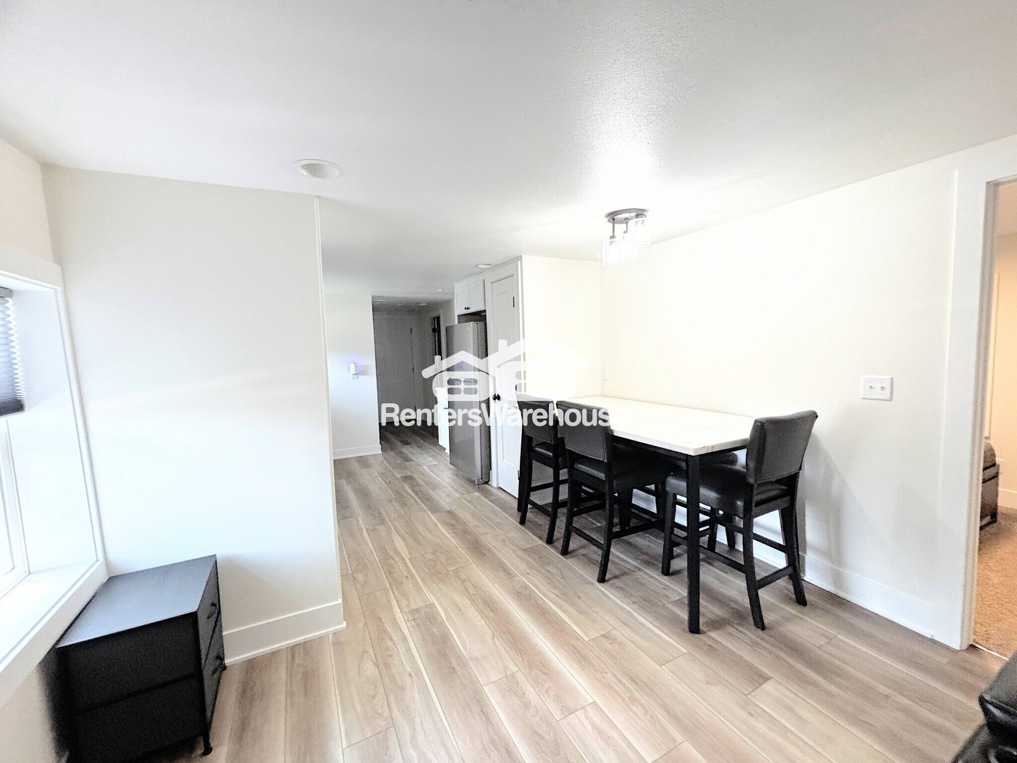 Building Photo - 4076 Indianola Ave