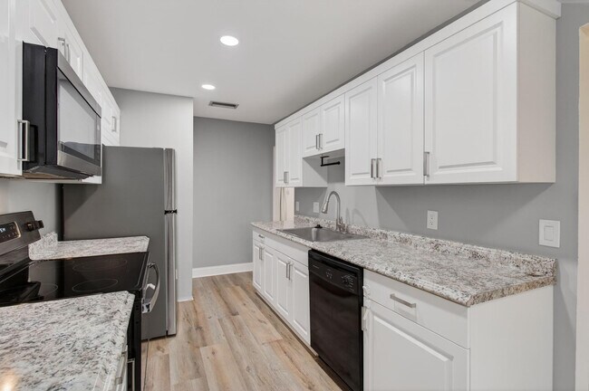 Building Photo - 21682 Cypress Rd