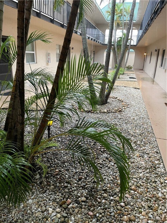 Building Photo - 3905 Del Prado Blvd S