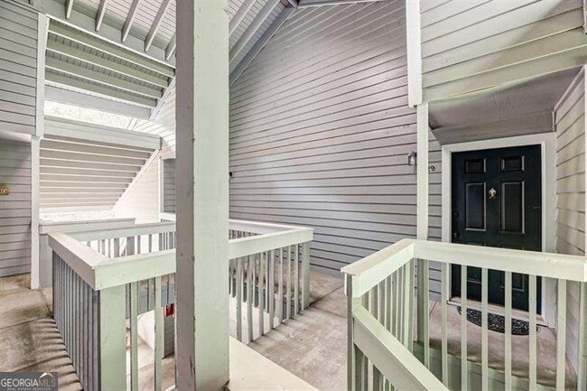 Building Photo - 529 Warm Springs Cir