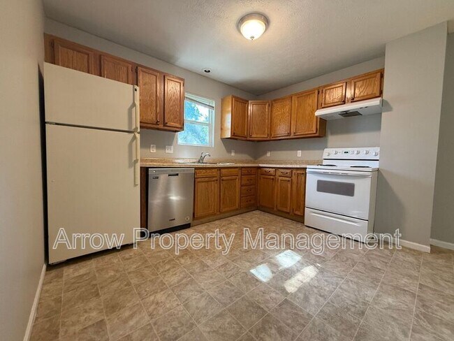 Primary Photo - 808 Peach St