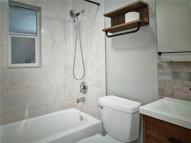 Building Photo - 2157 10th Ave