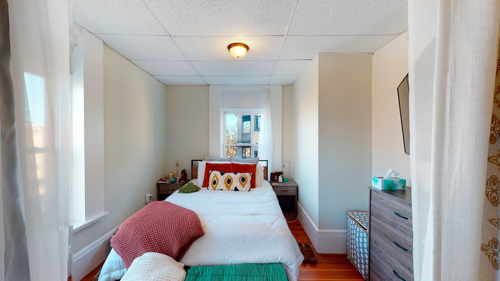 Building Photo - 359 Broadway