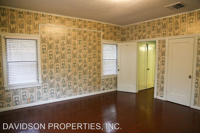 Building Photo - 3 br, 2 bath House - 628 Terrell Rd.