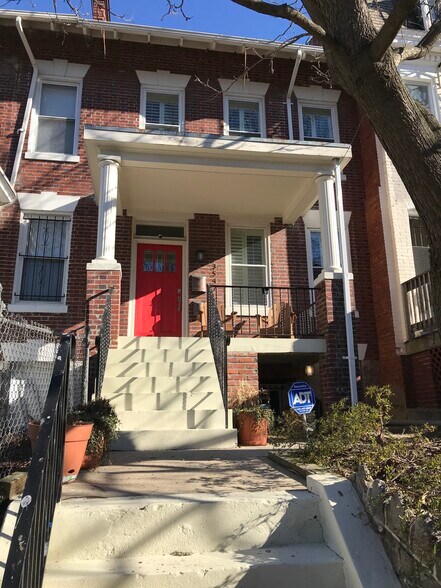 Building Photo - 3547 10th St NW