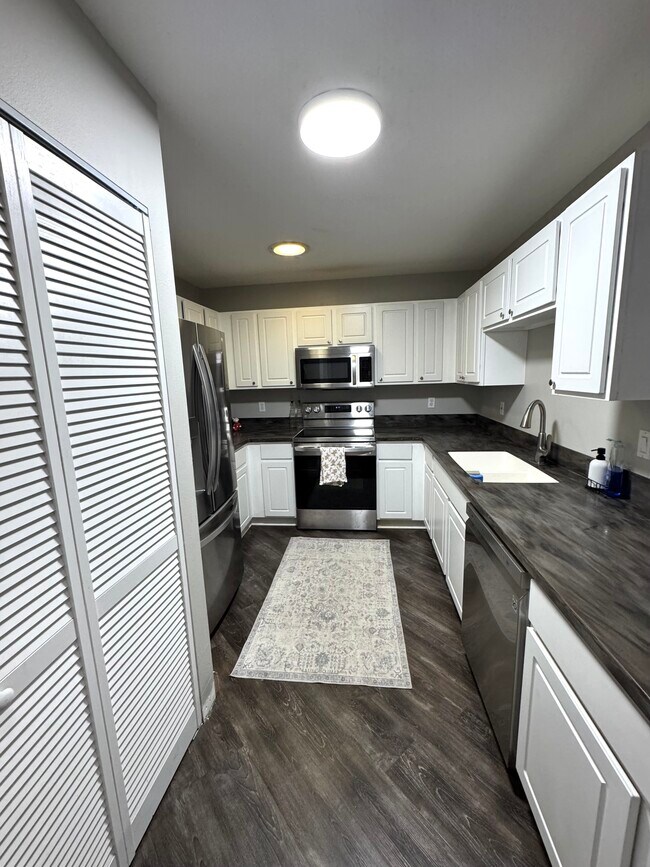 Building Photo - 1146 NE Coy Senda