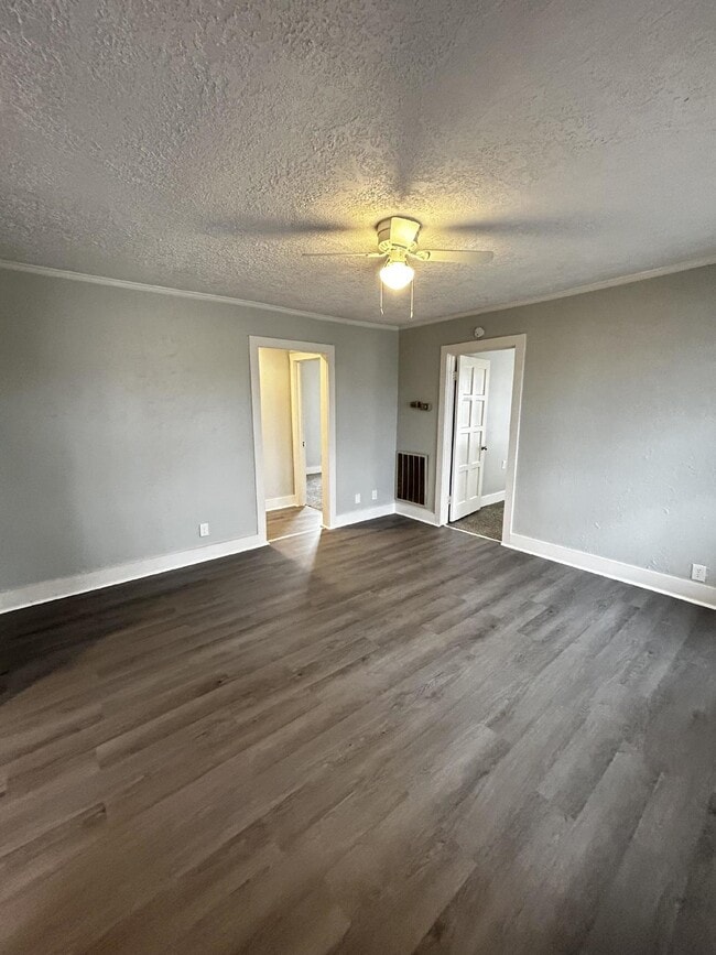 Building Photo - 447 McGill St