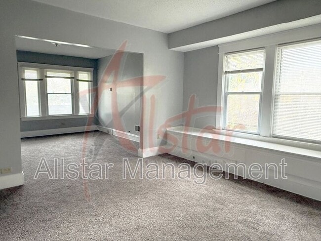 Building Photo - 3018 E 125th St