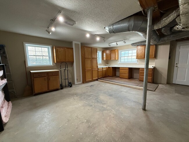 Building Photo - 220 Brampton Rd