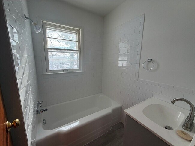 Building Photo - 2147 Highway 75