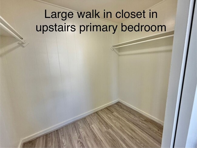 Building Photo - Modern two story Kaimuki home - all new ki...