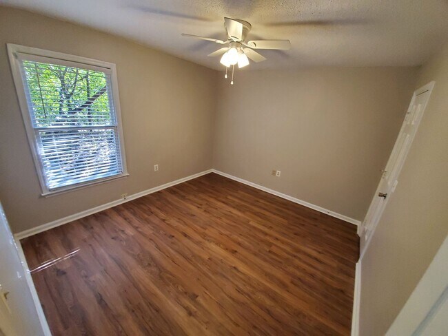 Building Photo - 100 Lanier Dr