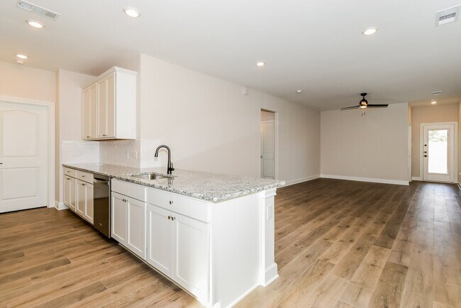 Building Photo - 1215 Butler Ave