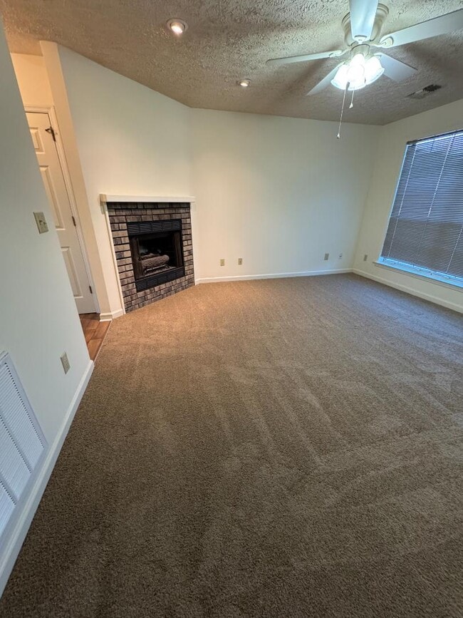 Building Photo - 1714 Monument Ln