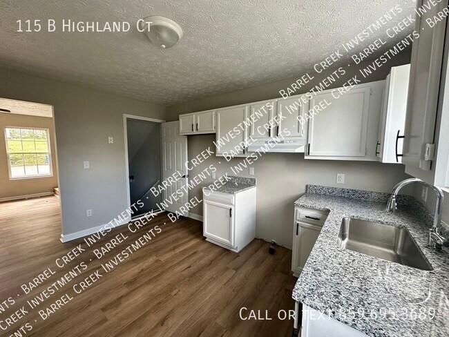 Building Photo - 2-Bed 1-Bath Townhome + Garage