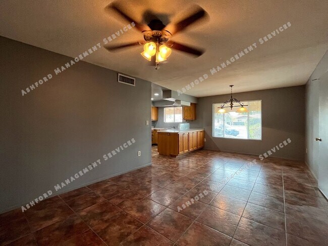 Building Photo - BEAUTIFULLY UPDATED 3 BEDROOM HOME WITH HUGE BACKYARD, RV GATE & ARIZONA ROOM IN GLENDALE!