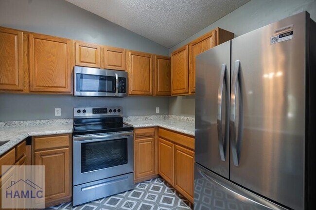 Building Photo - 910 Brett Dr