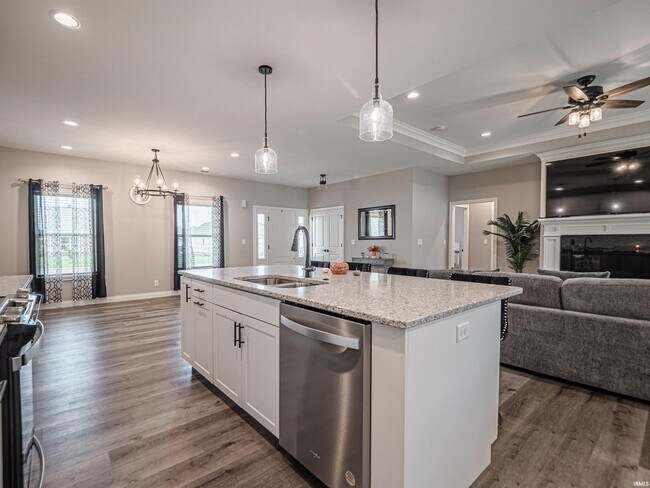 Building Photo - 3593 Sand Dr