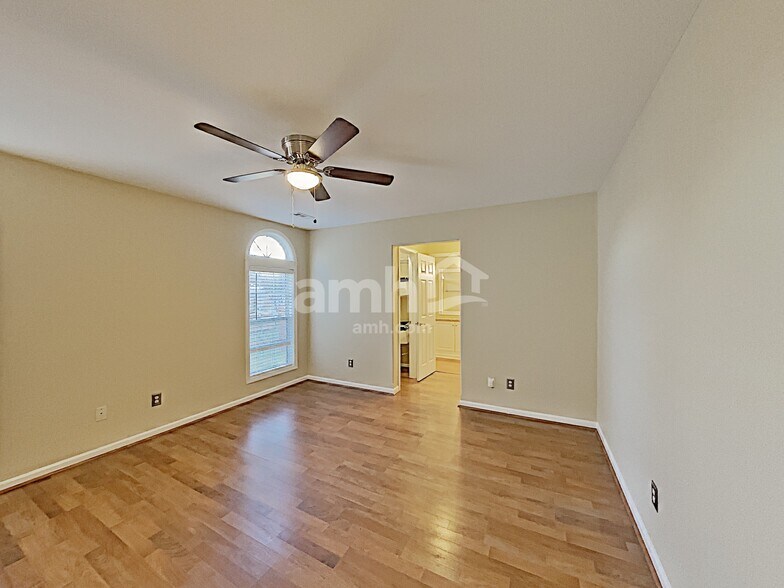 Building Photo - 10206 Orchard Grass Ct