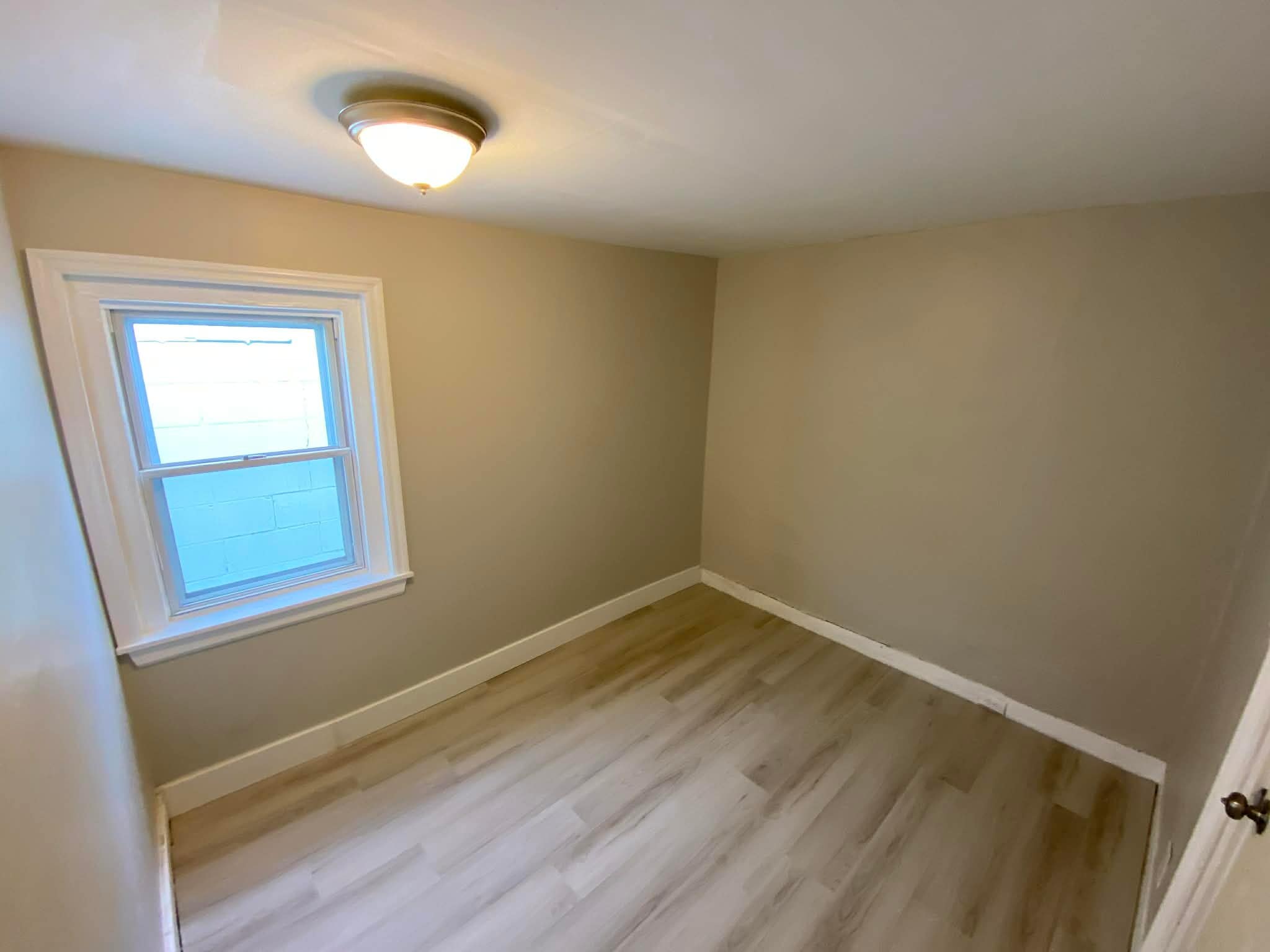 Building Photo - 2127 2nd Ave