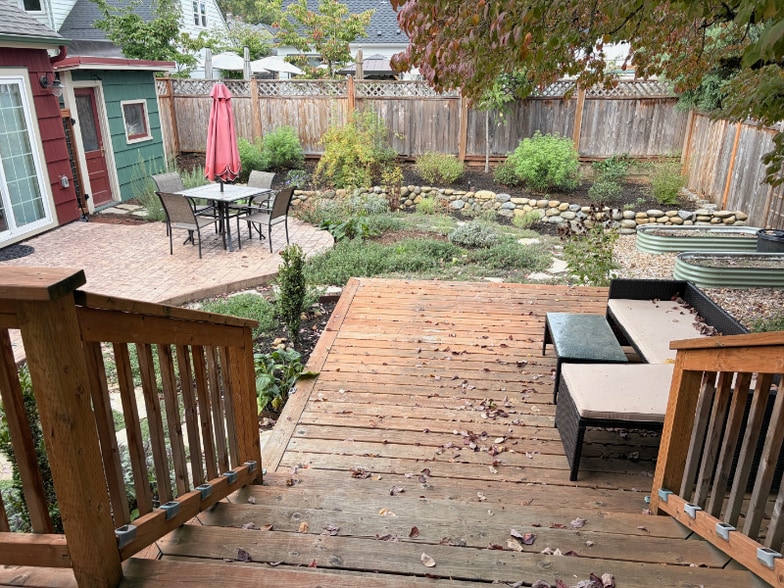 Building Photo - 4325 NE 42nd Ave