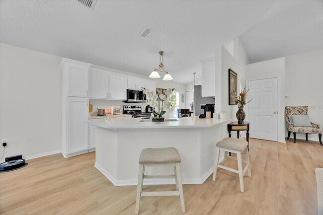 Building Photo - 1065 Ronlin St
