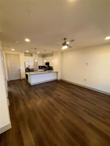 Building Photo - 300 Lucas Ln