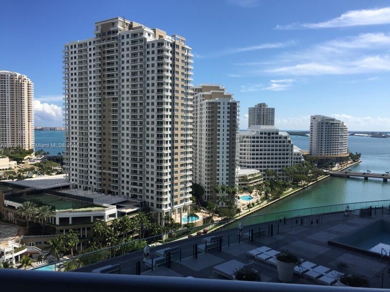 Building Photo - 465 Brickell Ave