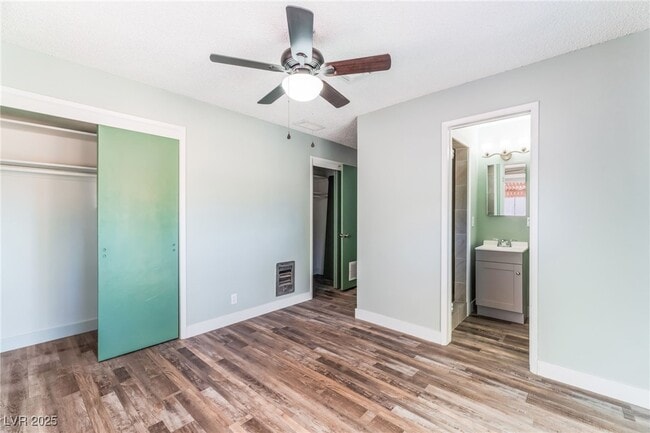 Building Photo - 2112 S Van Patten Pl