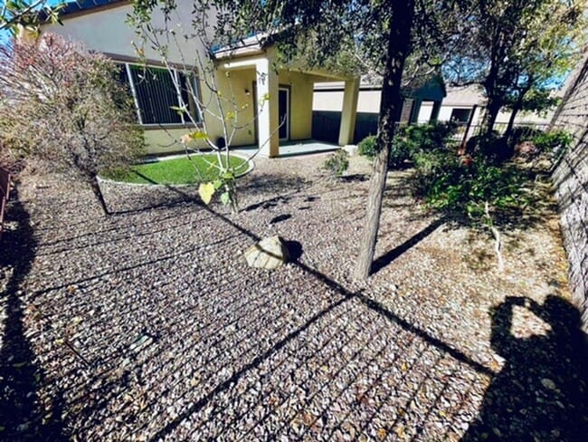 Building Photo - Beautiful Upgraded, single story home in a...