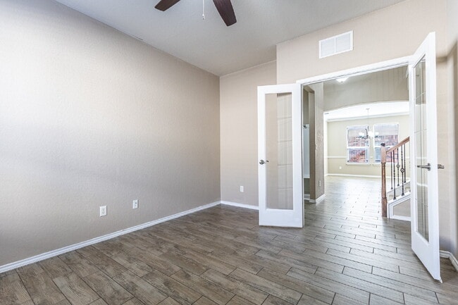 Building Photo - 27527 Paseo Mesa