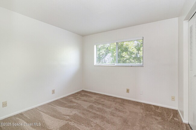 Building Photo - 204 Seminole Ave W