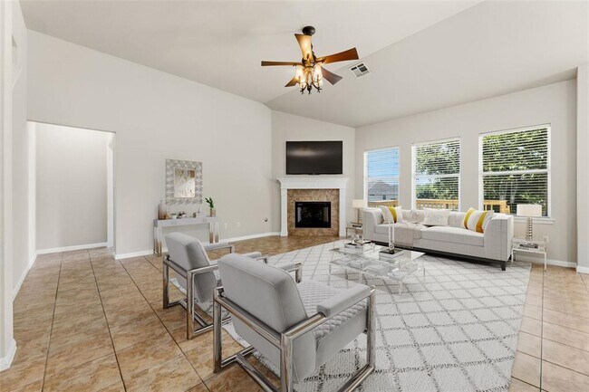 Building Photo - 1216 Willowbrook Dr