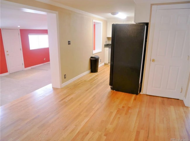 Building Photo - 516 Elmira St