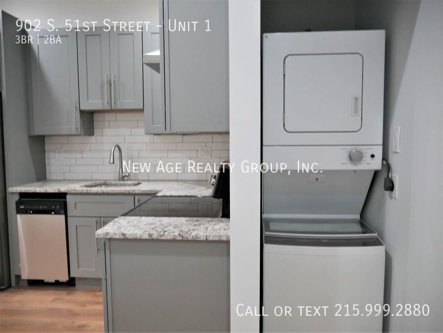 Building Photo - 902 S 51st St