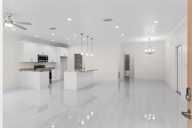Building Photo - 701 E Dr Martin Luther King Jr Blvd