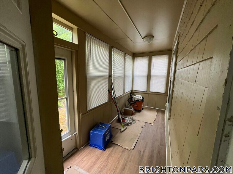 Building Photo - 72 Nonantum St