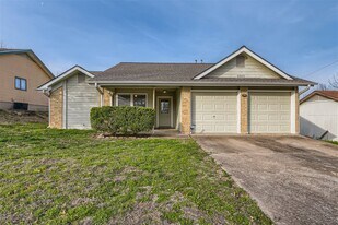 Building Photo - 2302 Frontier Trl